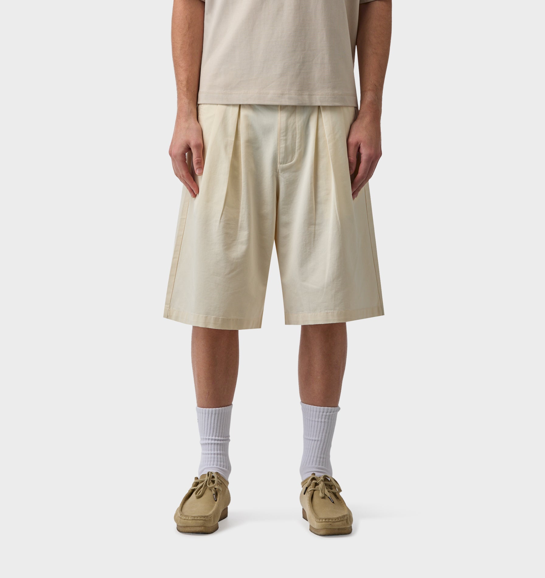 Wide Pleat Short - Ecru