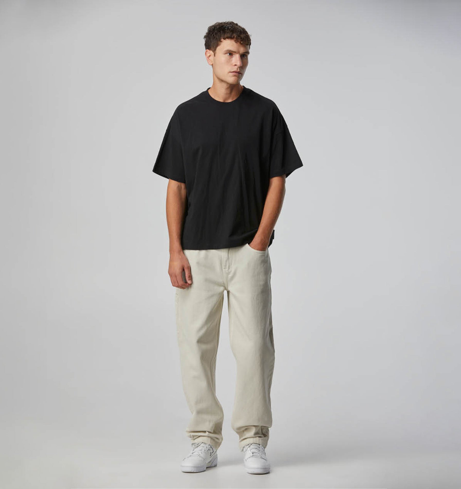 Lewi Crop Tee - Black