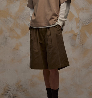 Wide Pleat Short - Mushroom