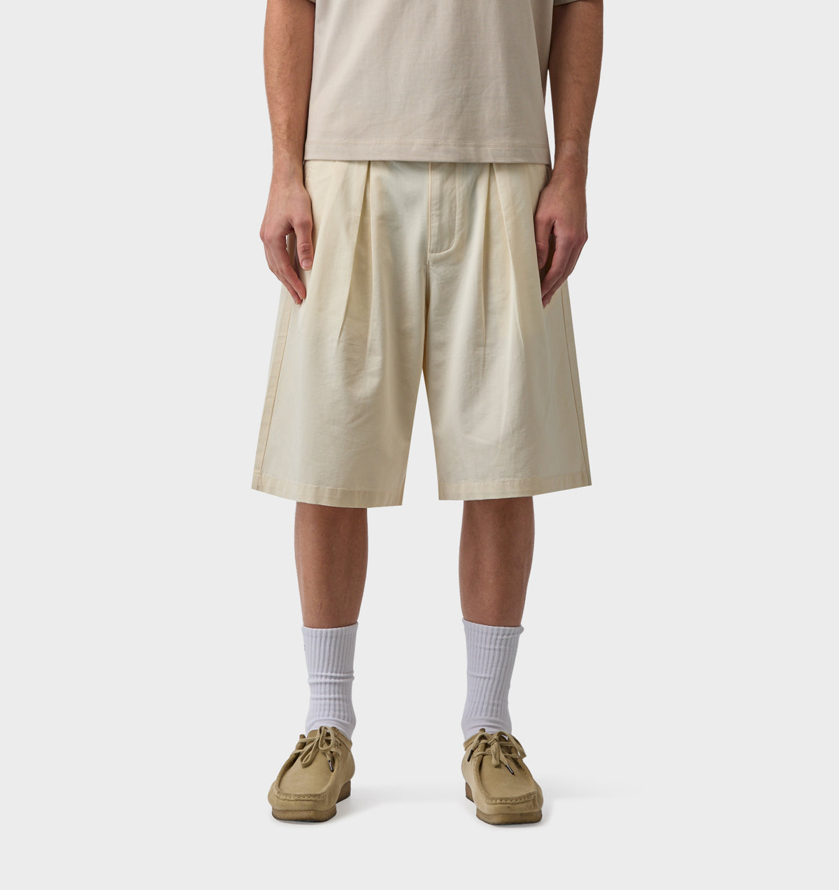 Wide Pleat Short - Ecru
