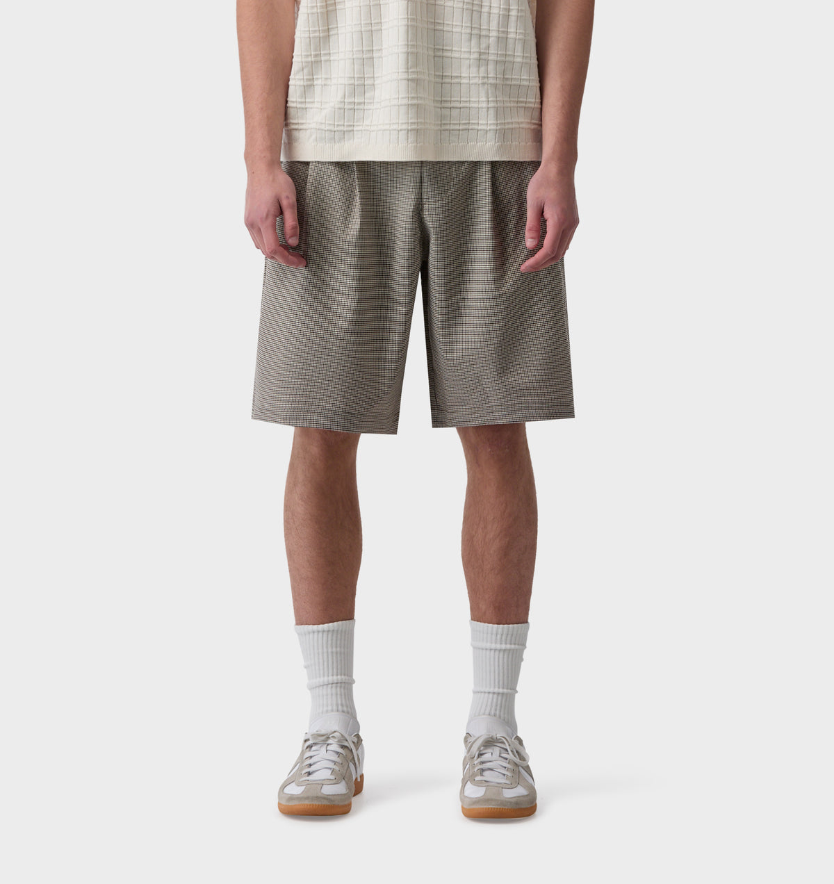 Alby Pleated Short - Grey Houndstooth