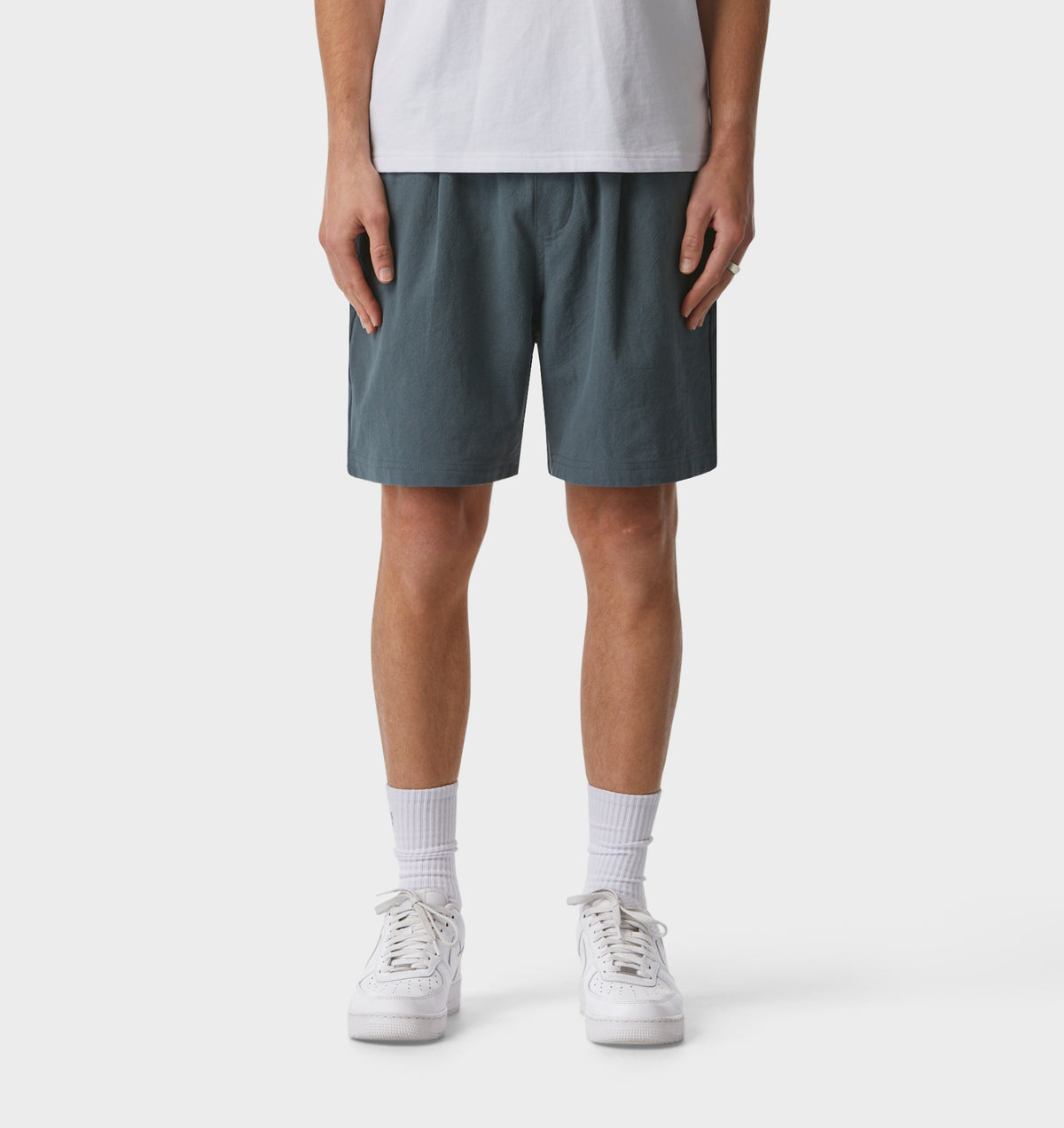 Linen Michael Pleat Short - Bottle Green