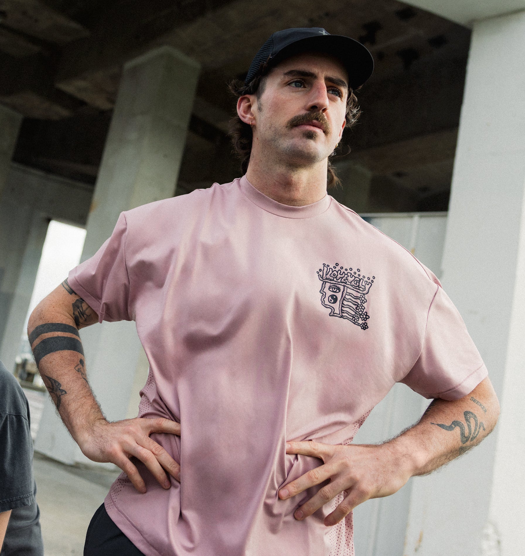 Rebelyuth Active Lewi Tee - Dusky Pink