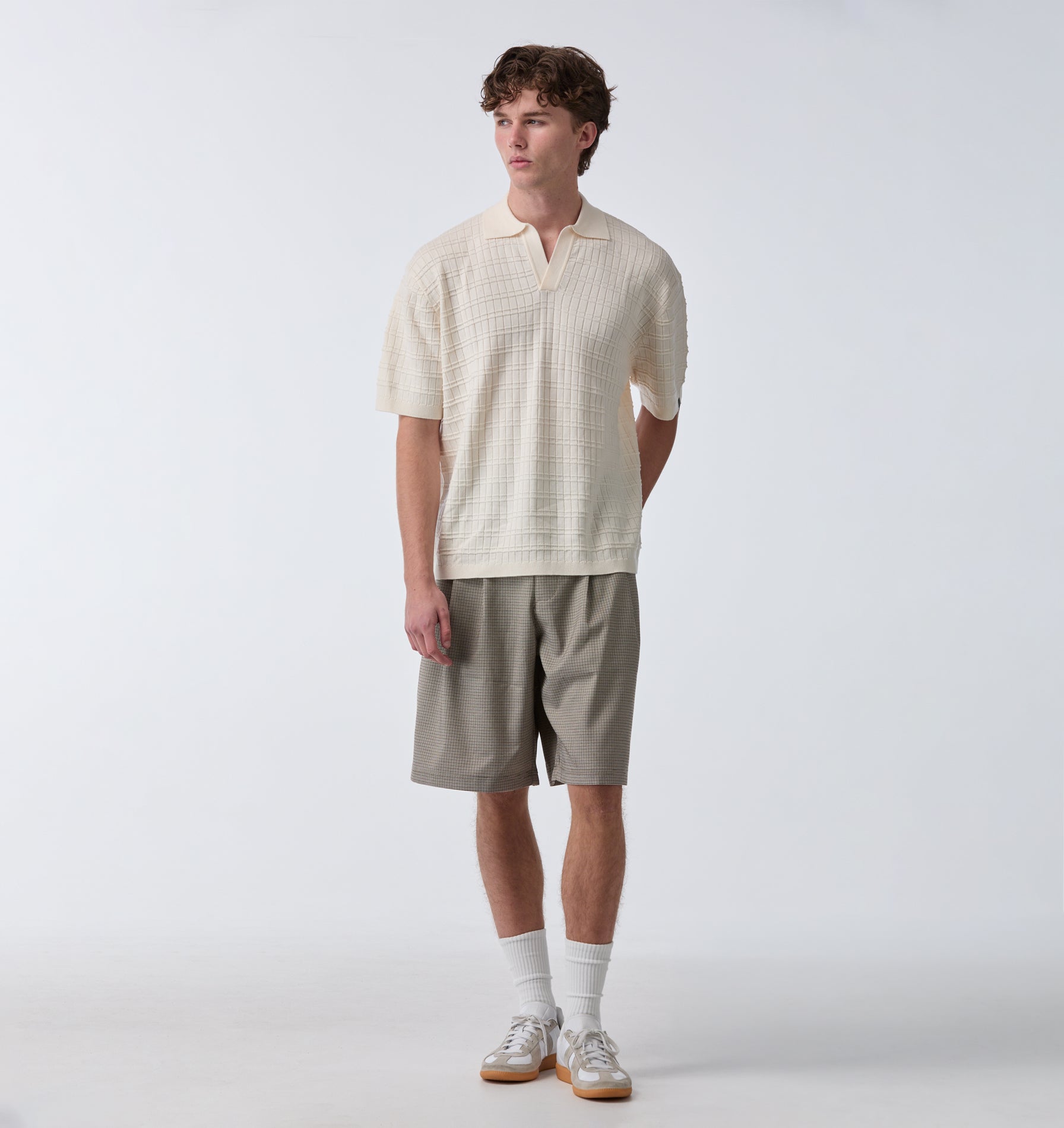 Alby Pleated Short - Grey Houndstooth