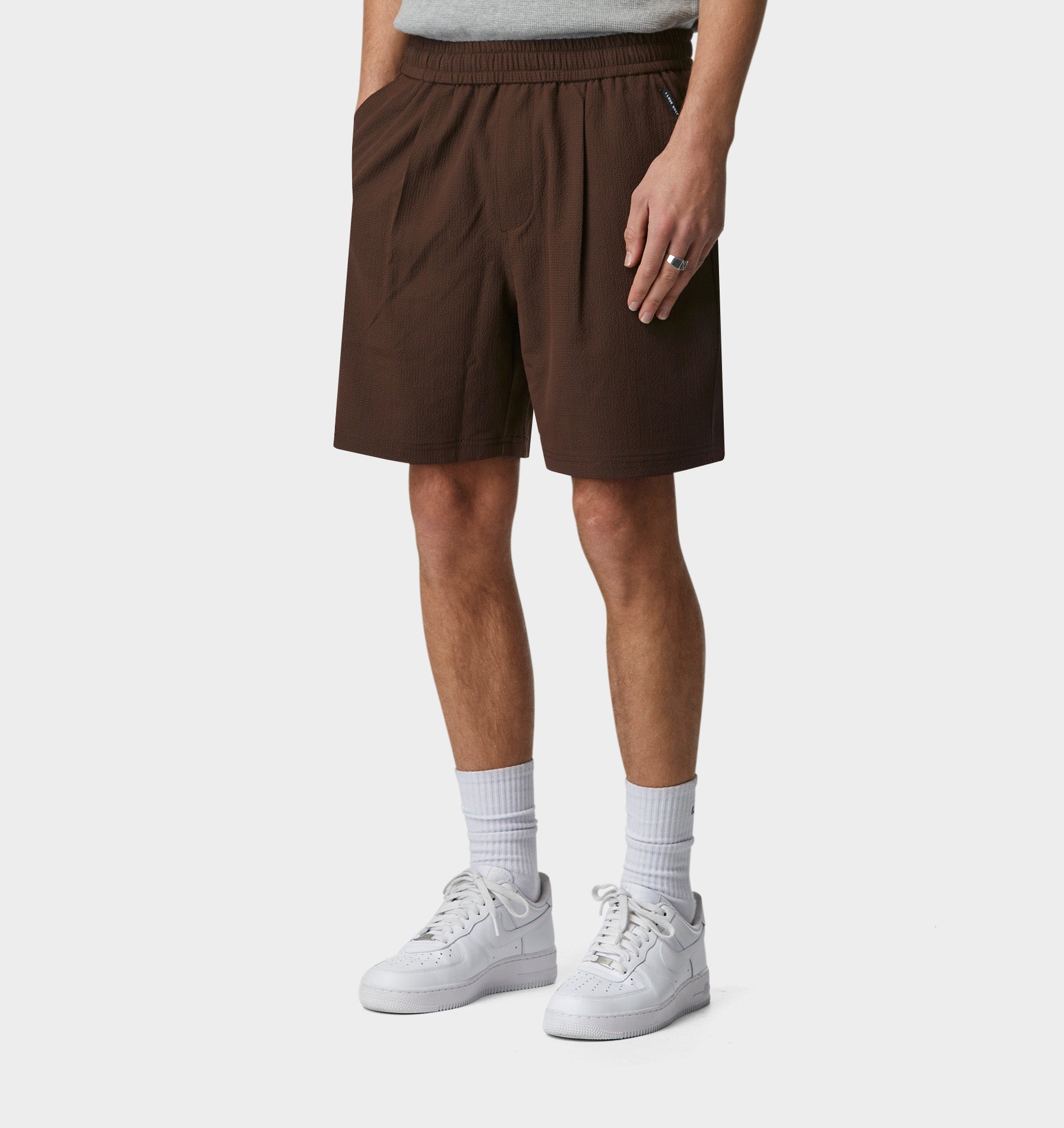 Seersucker Michael Pleat Short - Dark Brown