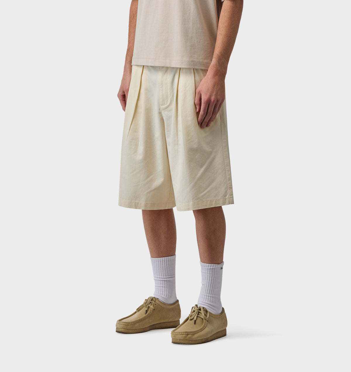 Wide Pleat Short - Ecru