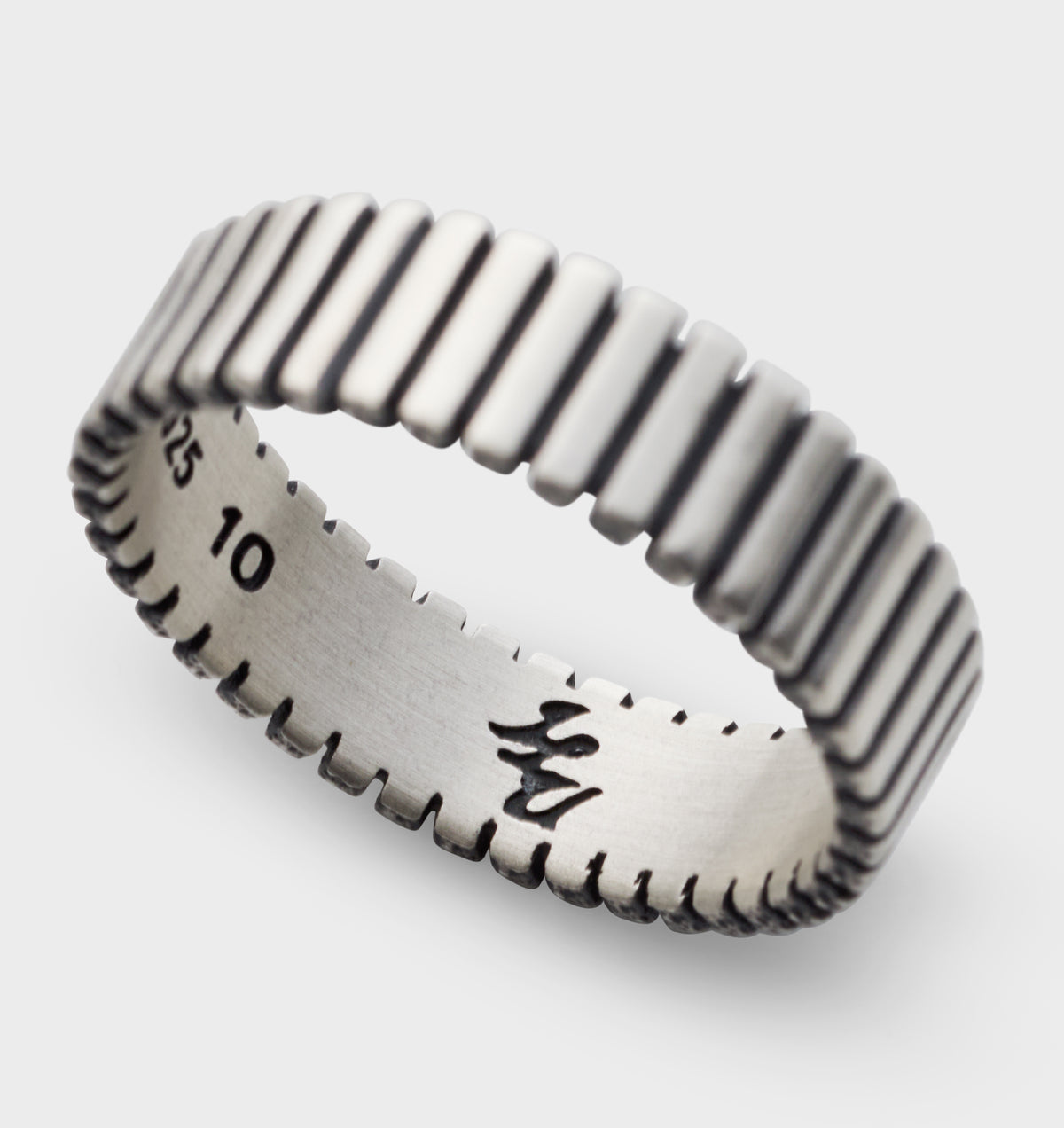 Fine Ribbed Band Ring - Silver