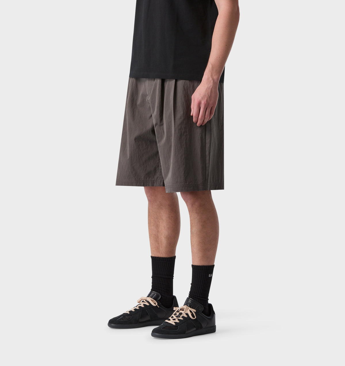 Nylon Alby Pleated Short - Charcoal