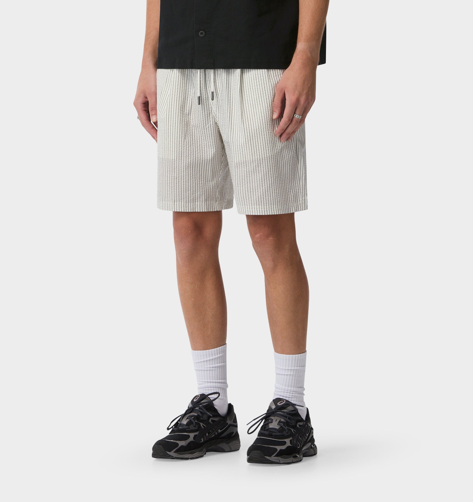 Michael Pleat Short - White/Black
