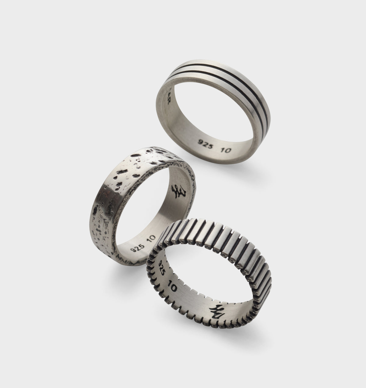 Fine Ribbed Band Ring - Silver