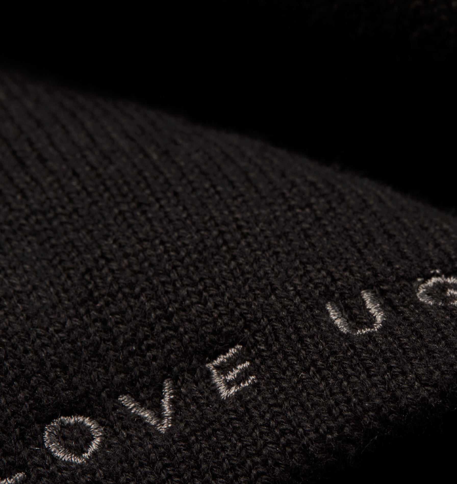 ILU Skull Beanie - Black