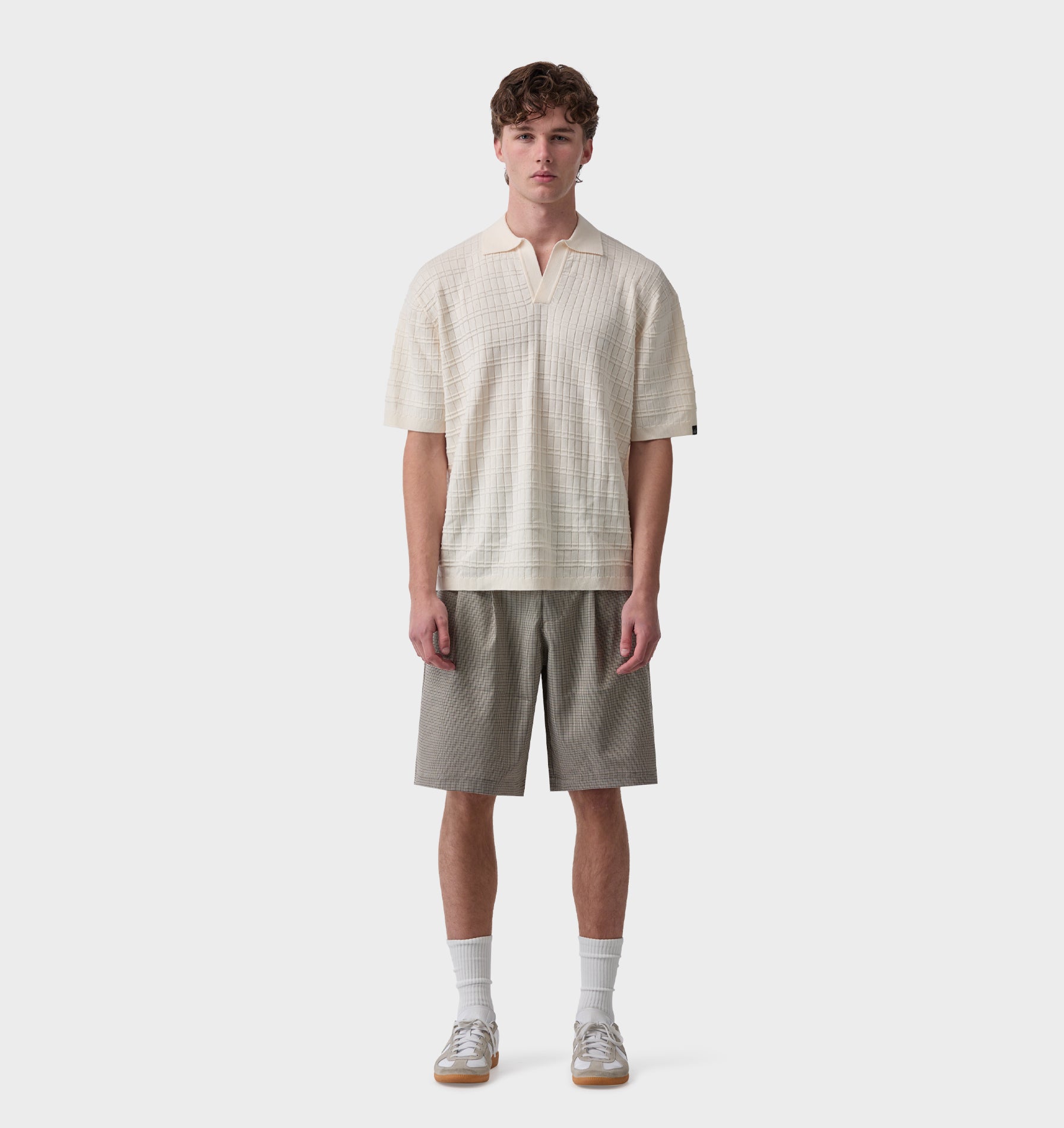 Alby Pleated Short - Grey Houndstooth